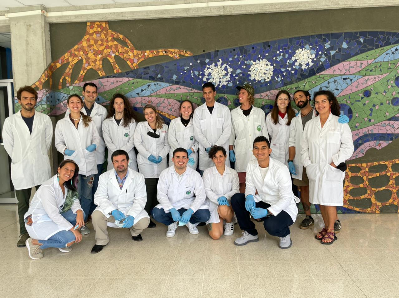 Workshop group photo at the CIMAR laboratories.